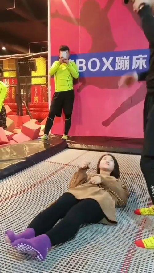 烦人的吃瓜群众