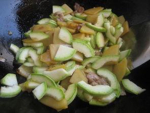 长形角瓜怎么吃,长形角瓜的多彩食法探索