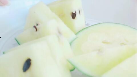 黄色赖皮瓜怎么吃,黄色赖皮瓜的多样食法探索  第1张